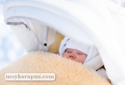 Как одеть новорожденного в домашних условиях: одеваем ребенка в домашних условиях